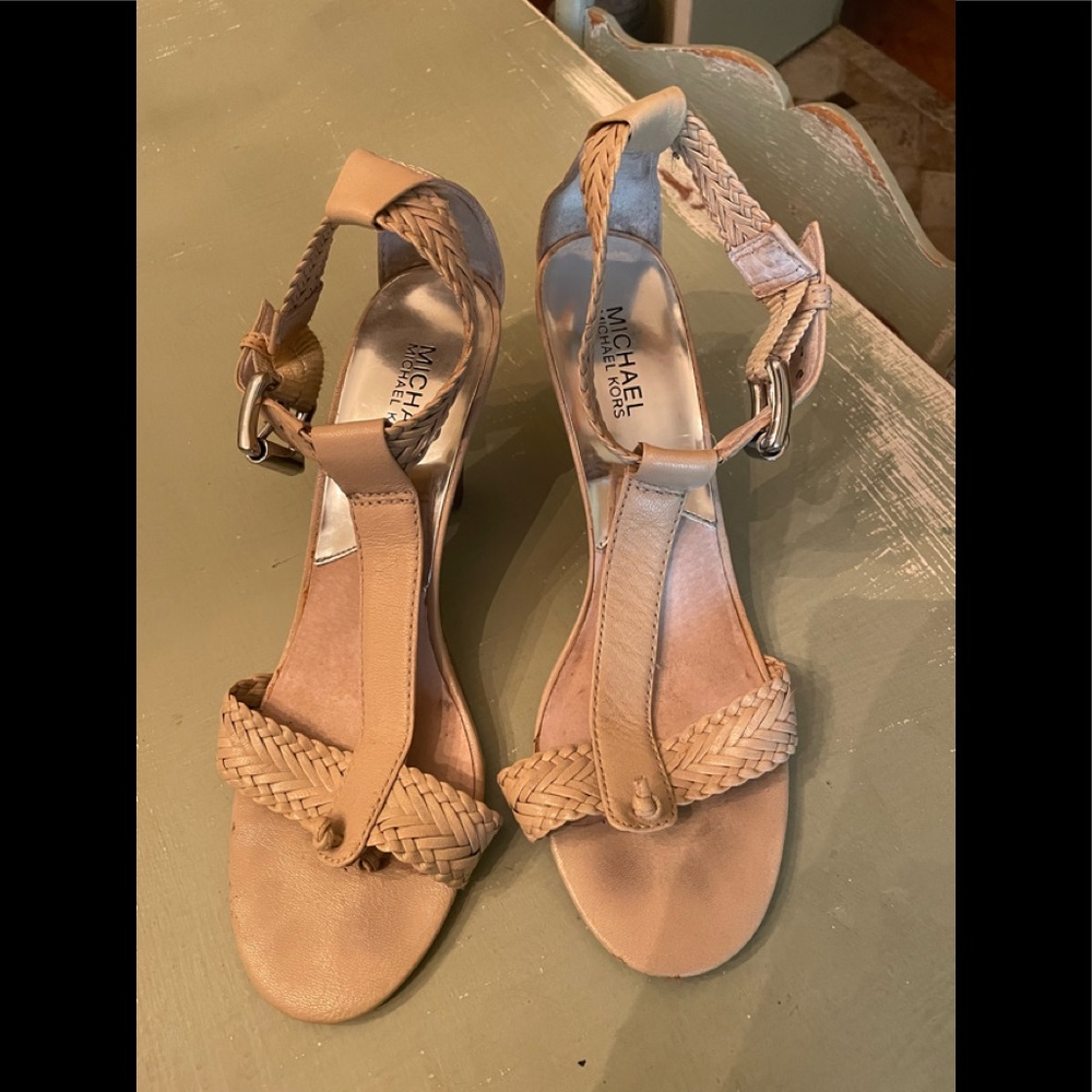Cream Michael Kors leather shoes size 9.5